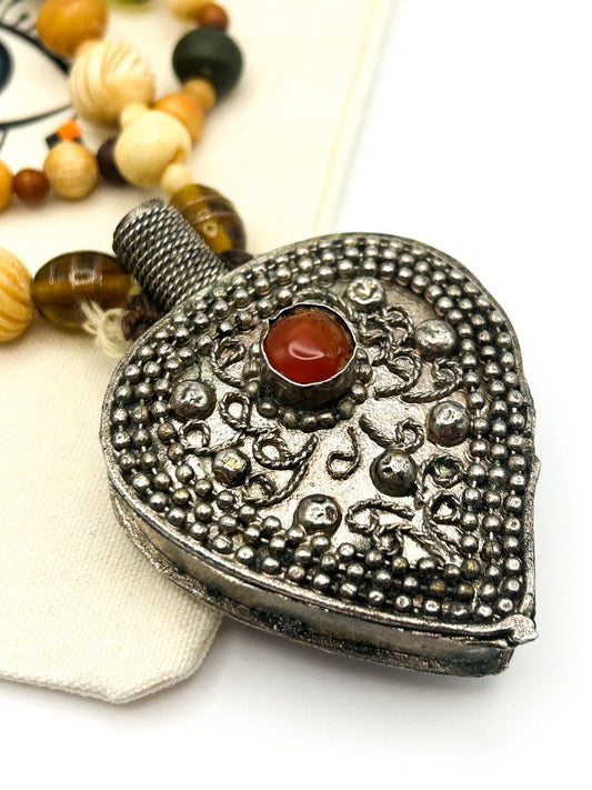 Vintage Repousse Heart Perfume Bottle Pendant Necklace Silver Tone Beaded 14”