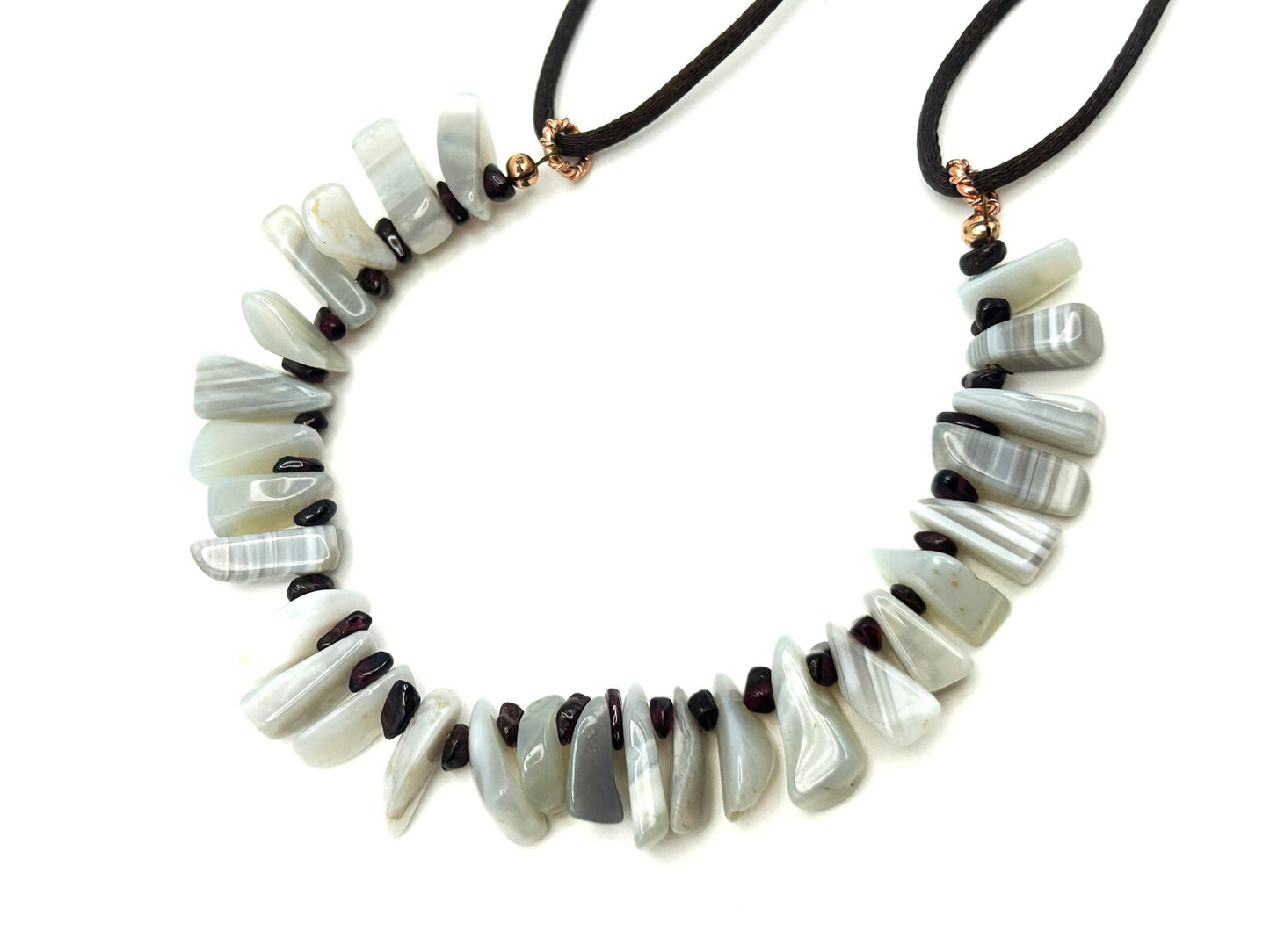 Vintage Y2K White Lace Agate Chip Statement Necklace with Garnet Spacers