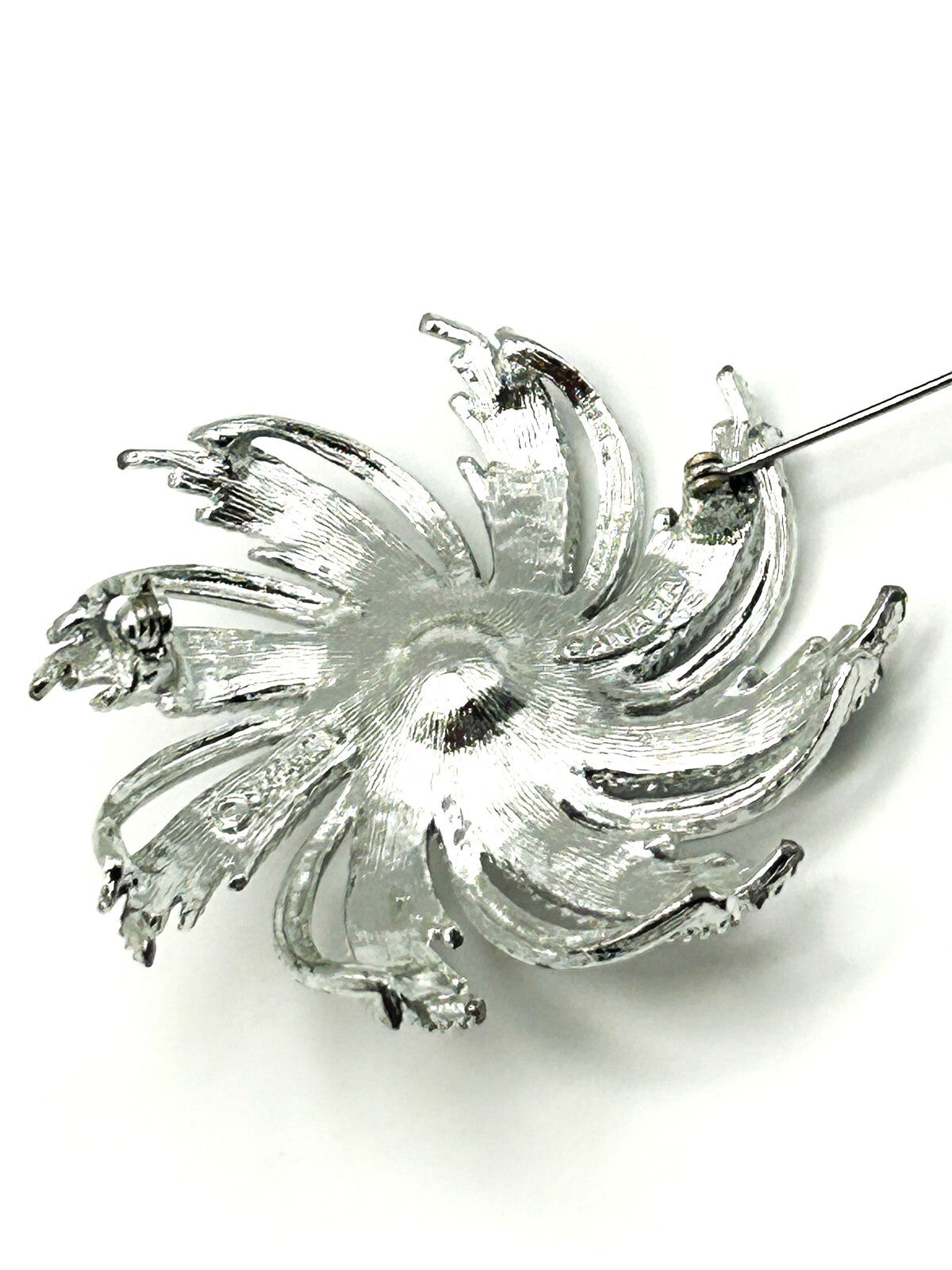 Sarah Coventry Silver Tone Sunburst Flower Brooch Faux Pearl Centre Pinwheel VTG