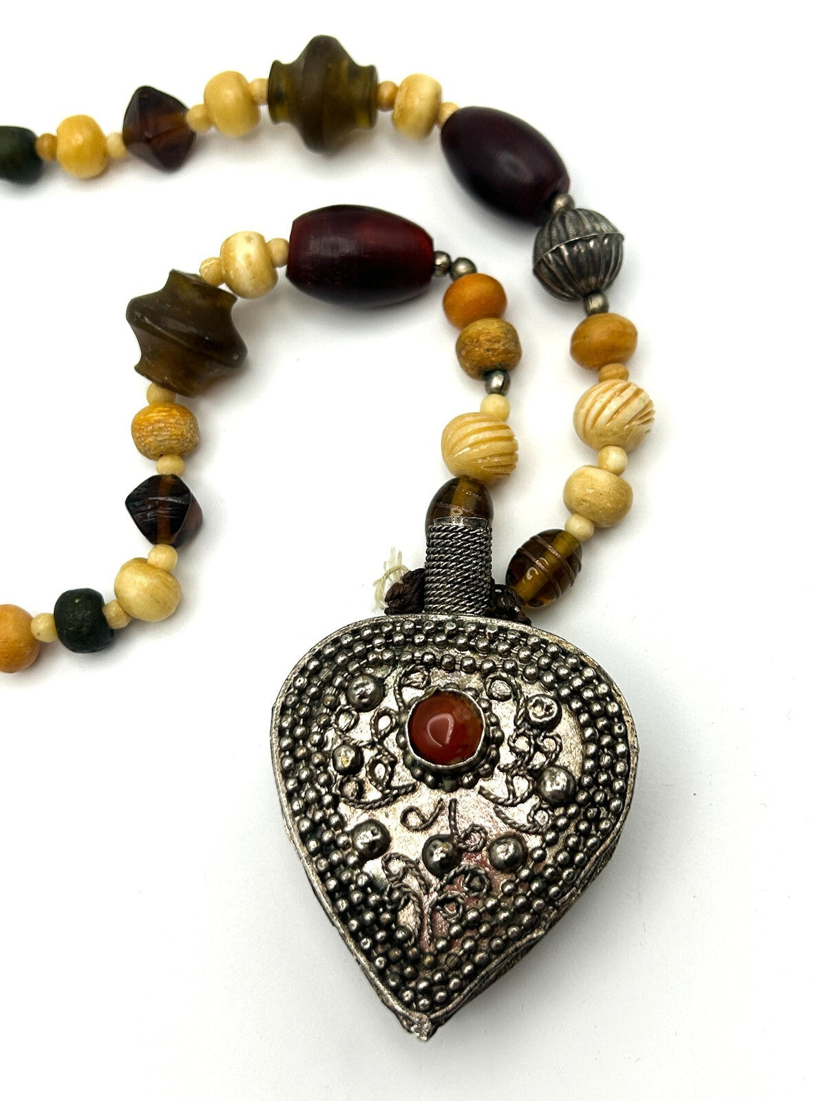 Vintage Repousse Heart Perfume Bottle Pendant Necklace Silver Tone Beaded 14”