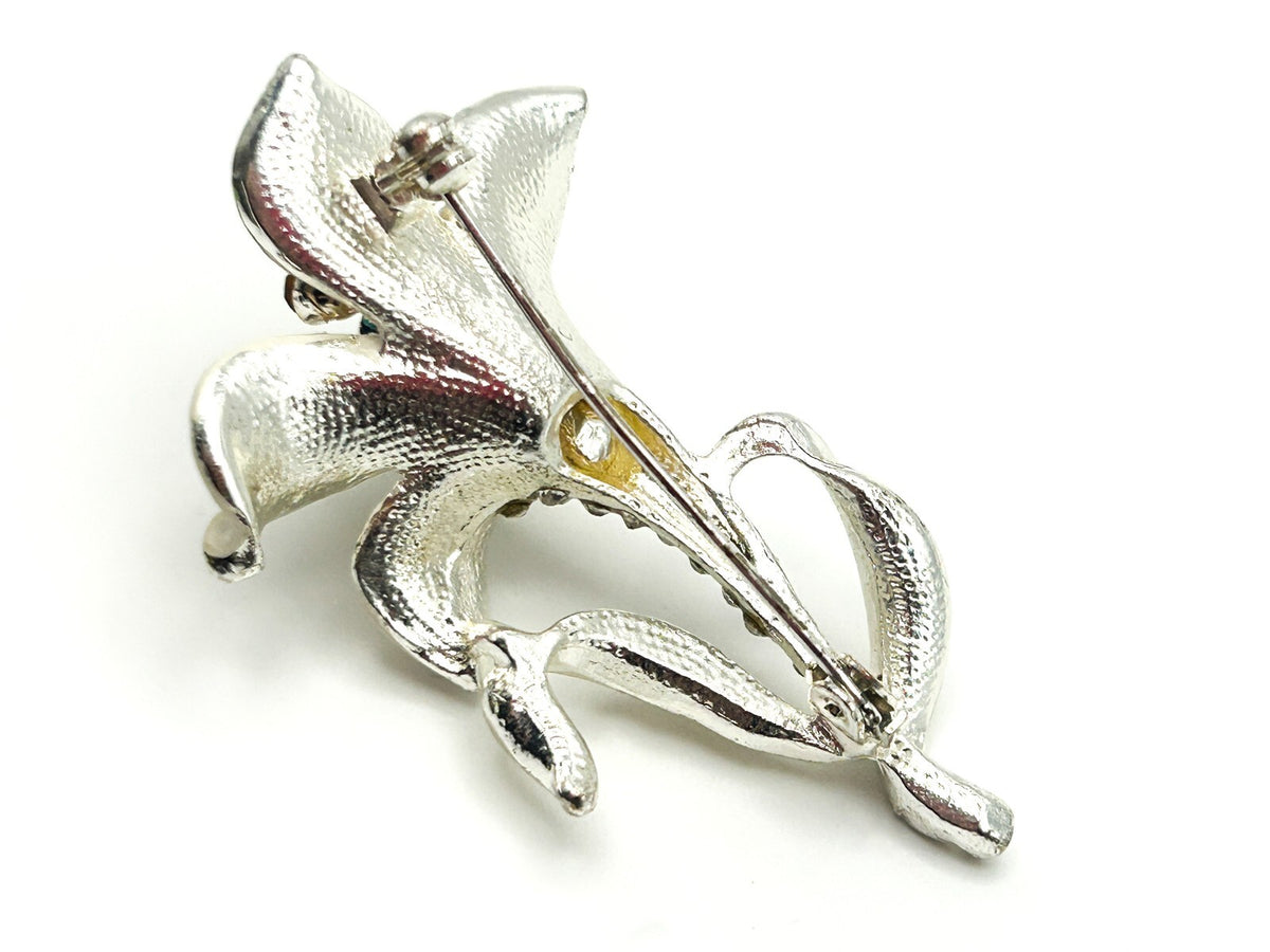 Vintage Buckingham White Enamel Lily Flower Brooch