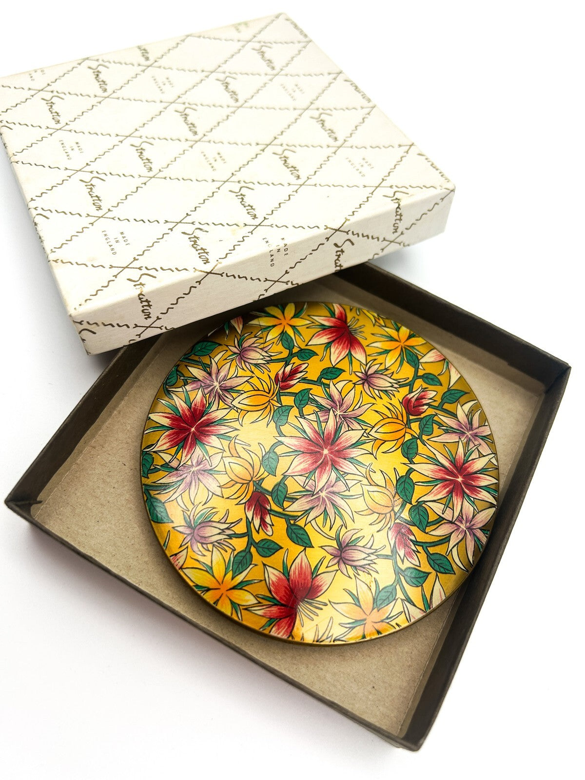 Stratton “Vogue” Floral Enamel Powder Compact Made in England with Original Box