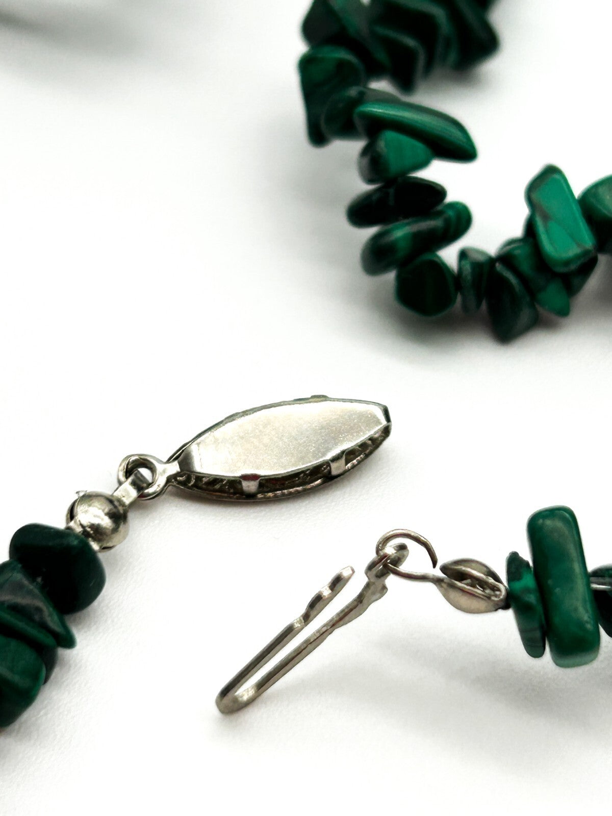 Vintage Malachite Chip Bead Choker Necklace Green Stone Natural Boho Polished