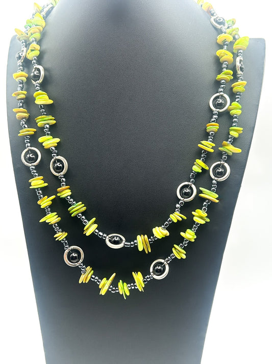 Y2K VTG Dyed Green Shell Chip Necklace - Black Bead and Silver Tone Hoop Detail