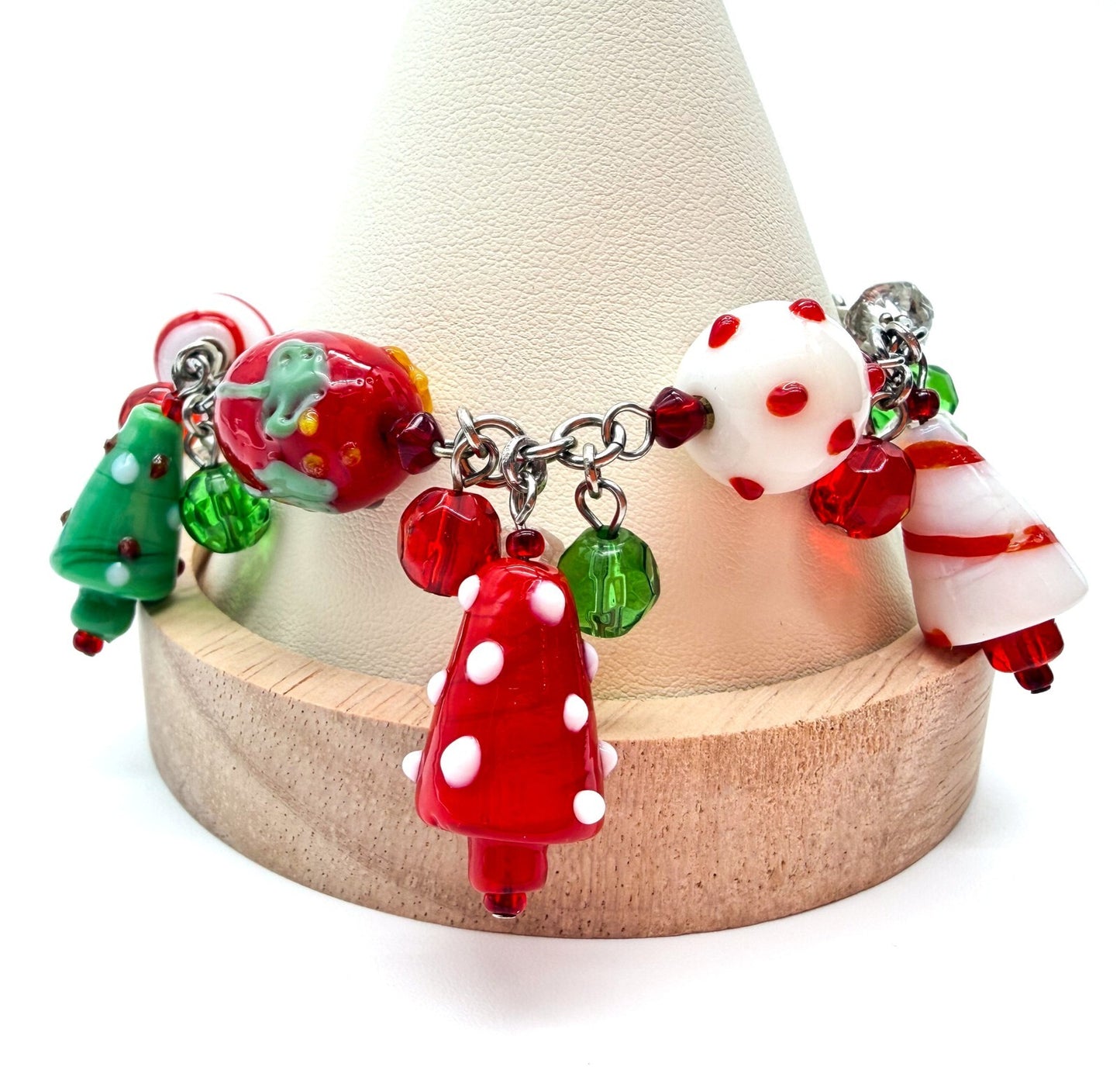 Christmas Charm Bracelet Glass Beads Festive Lampwork Red Green Xmas 8”