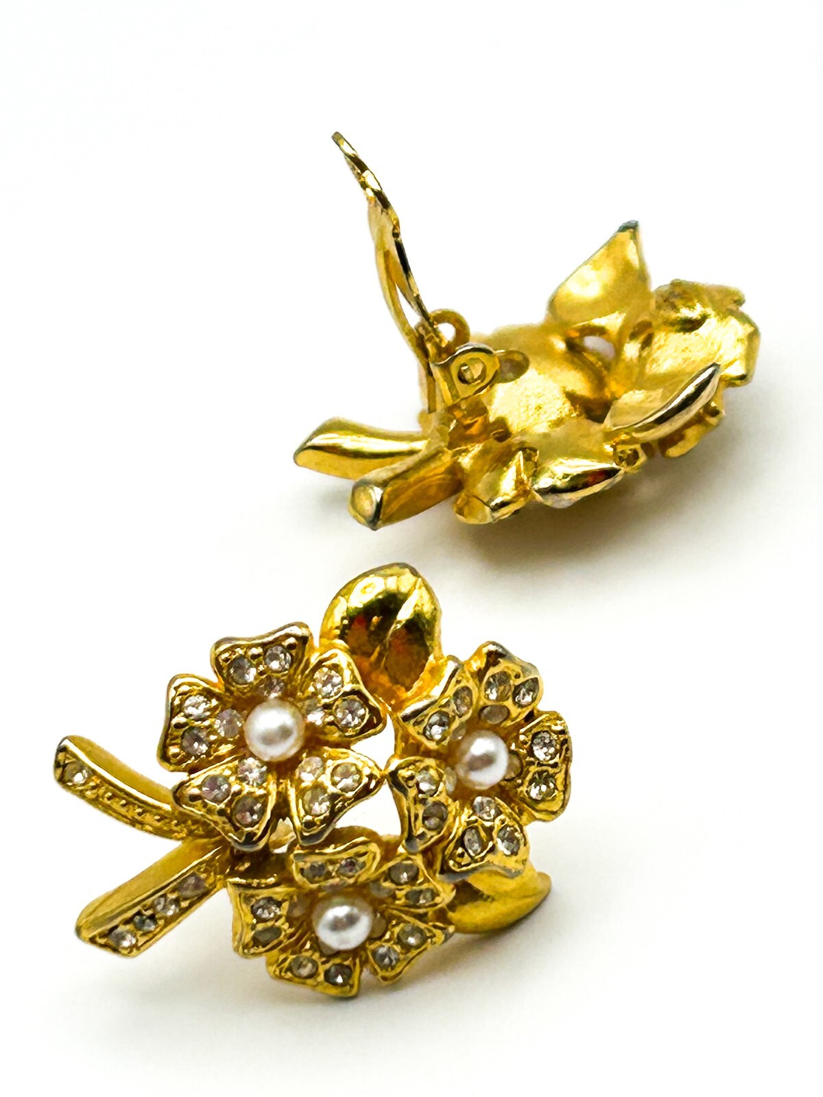 Vintage Gold Tone Floral Clip On Earrings Faux Pearl Rhinestone Bouquet Retro
