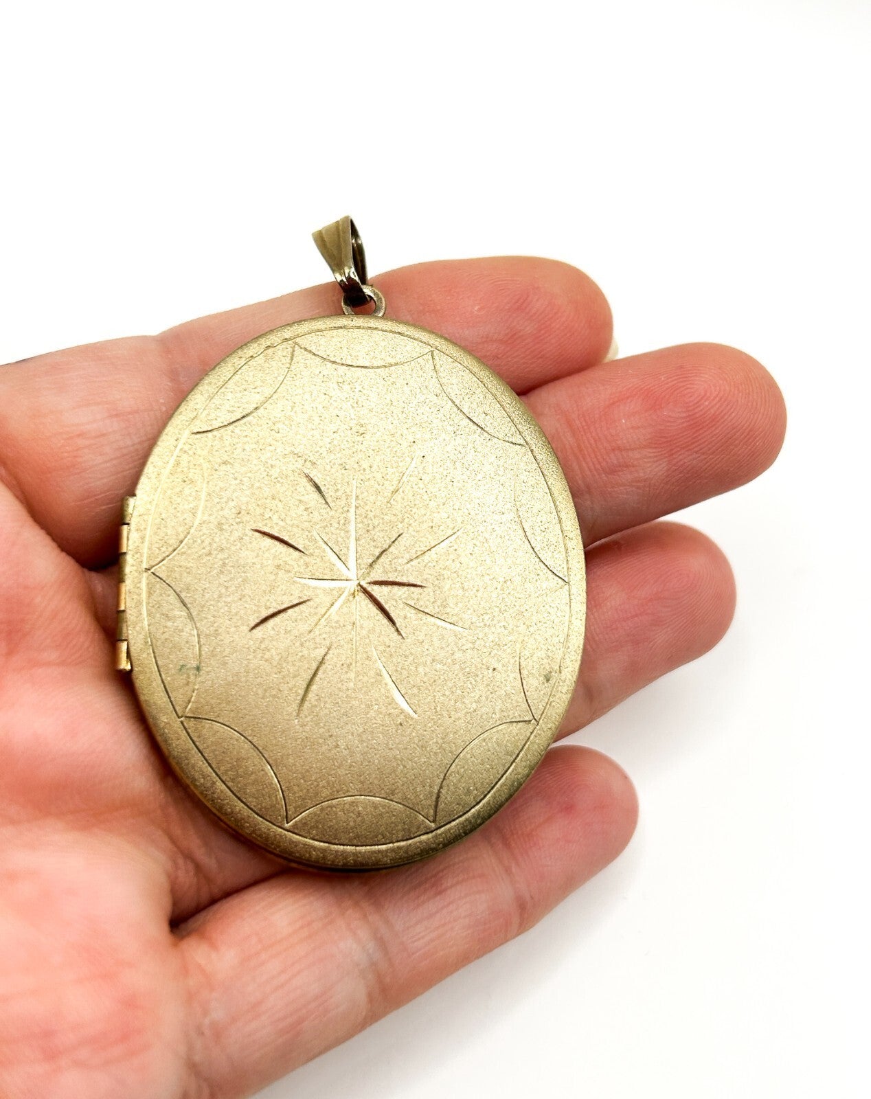 Vintage Gold Tone Oval Photo Locket Pendant Large Etched Starburst 6cm