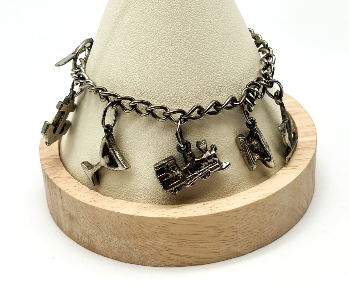 Travel Charm Bracelet Silver Tone Souvenir Holiday Theme 7” Boat Train Globe Key