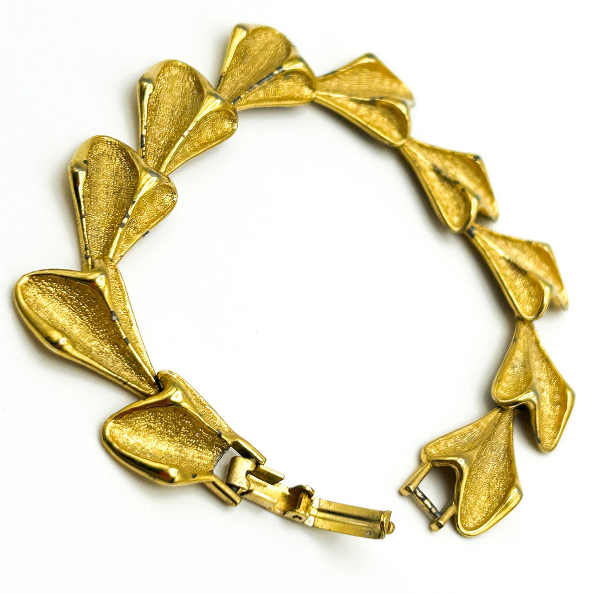 Gold Tone Laurel Leaf Link Necklace & Bracelet Set – Articulated Brushed Finish