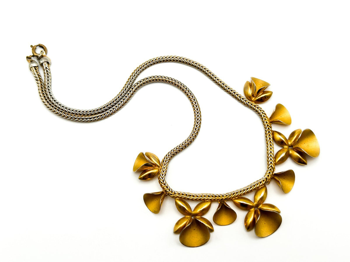 Unsigned Vintage Gold Tone Fluted Petal Flower Necklace