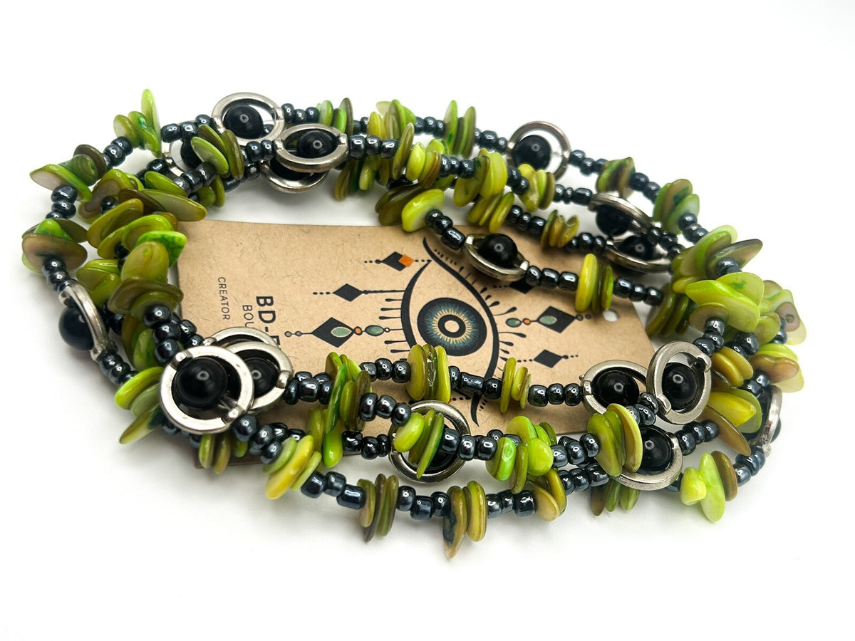 Y2K VTG Dyed Green Shell Chip Necklace - Black Bead and Silver Tone Hoop Detail
