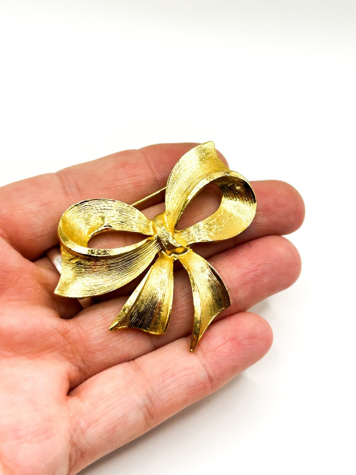 Vintage Gold Tone Bow Brooch Brushed Textured Ribbon Statement Pin 5cm