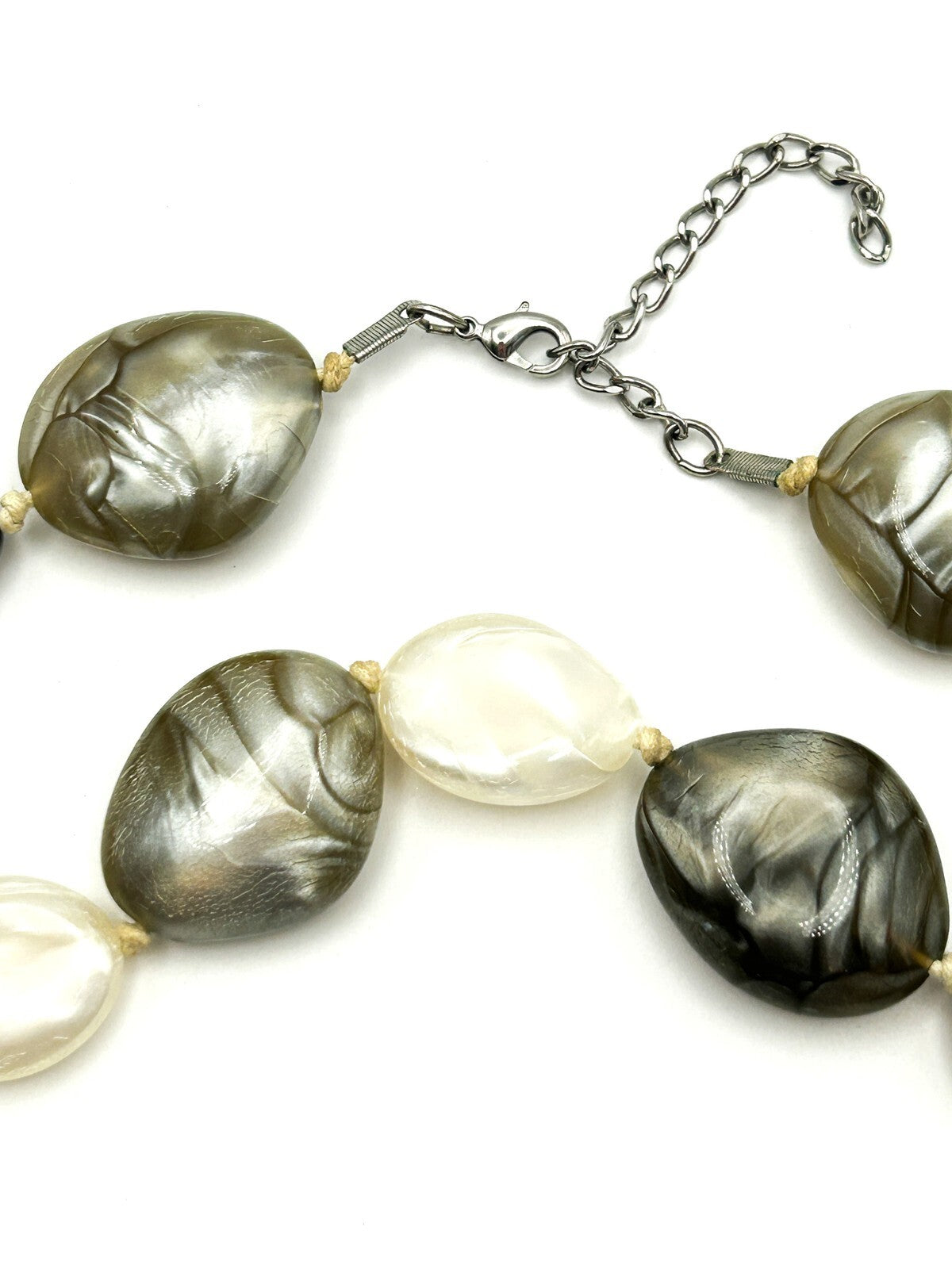 Statement Acrylic Beaded Necklace Grey Cream Marble Effect Chunky 17” Retro