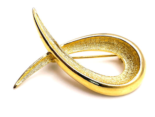 SPHINX (Signed) Textured Ribbon Crossover Brooch - Designer, excellent condition