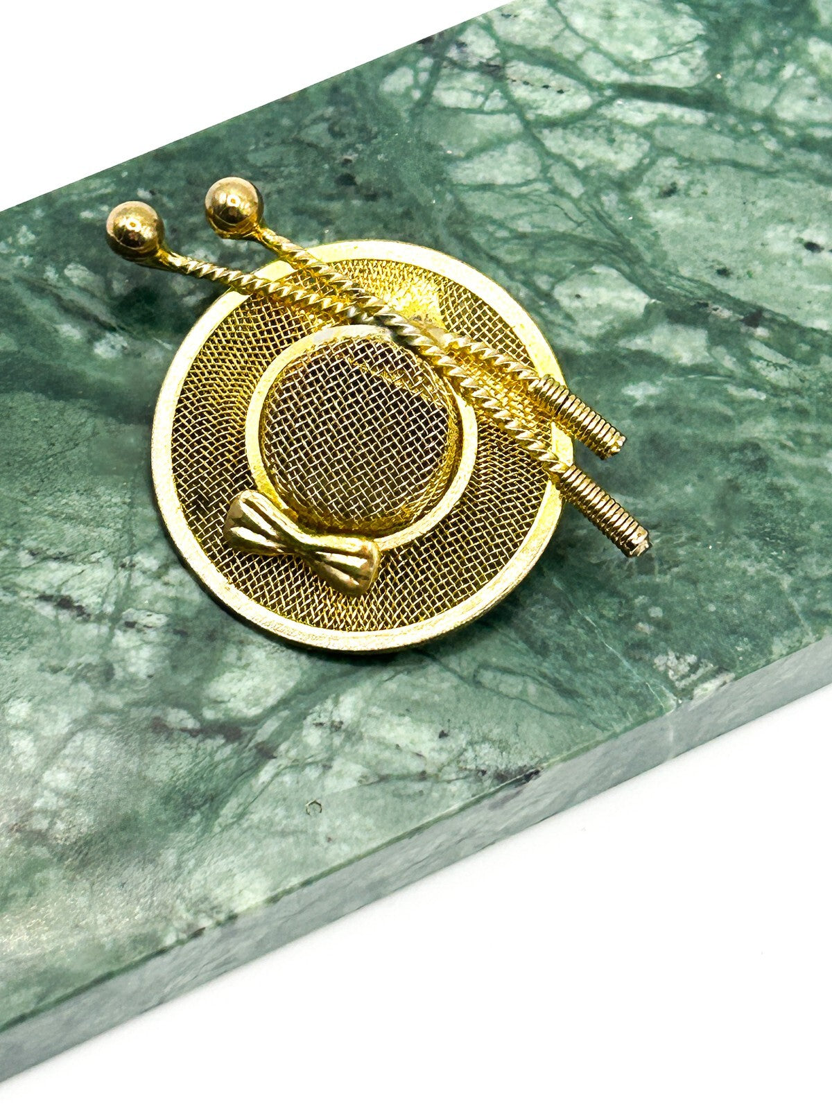 Vintage Gold Tone Hat Brooch Pin Mesh Bow Detail Novelty Round 4cm