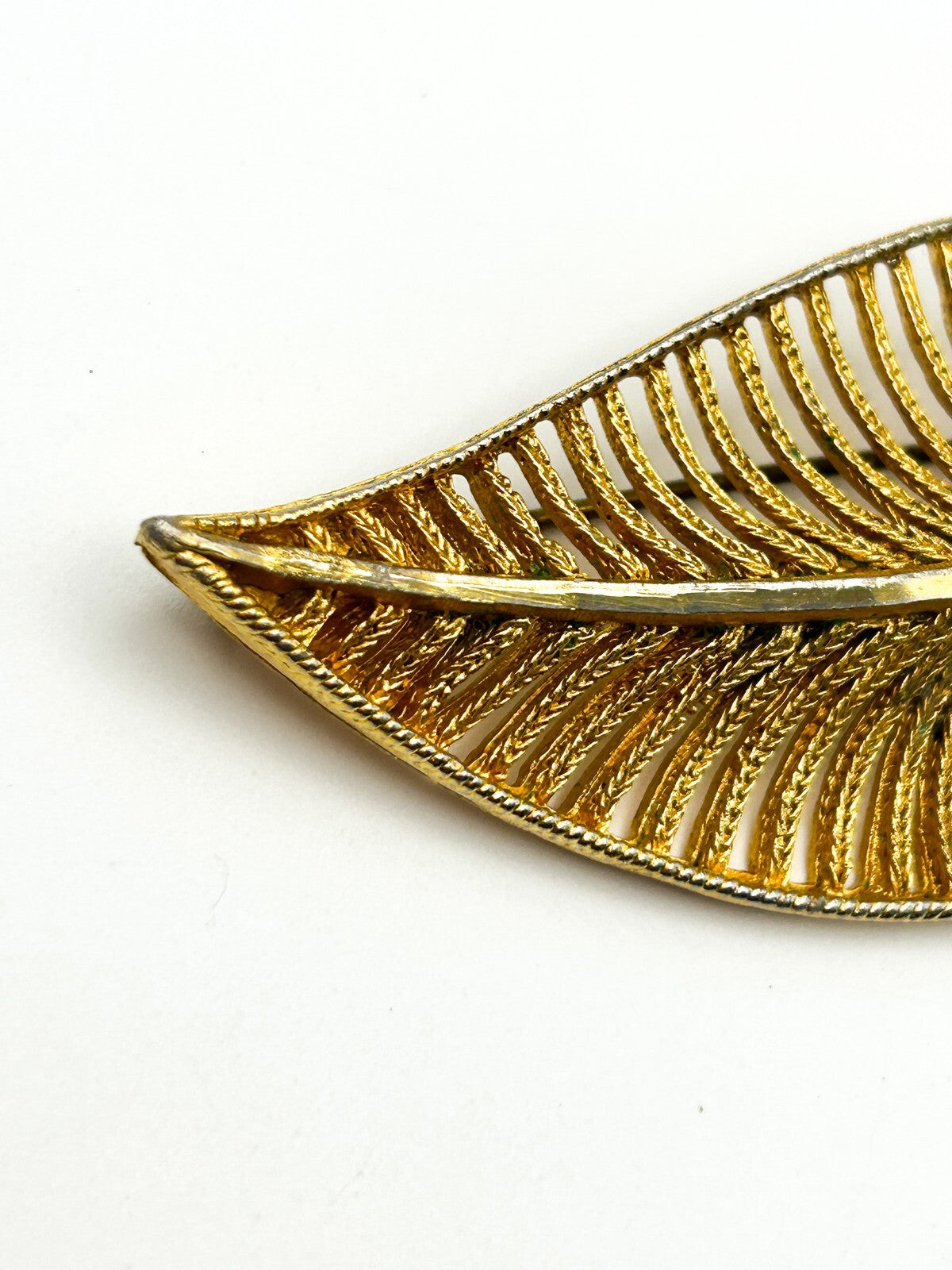 Vintage Hollywood Leaf Brooch Gold Tone Openwork Ribbed Pin