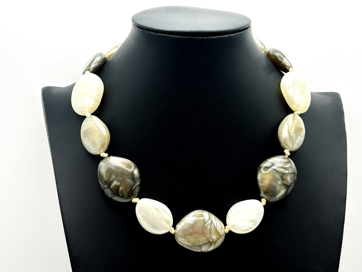 Statement Acrylic Beaded Necklace Grey Cream Marble Effect Chunky 17” Retro