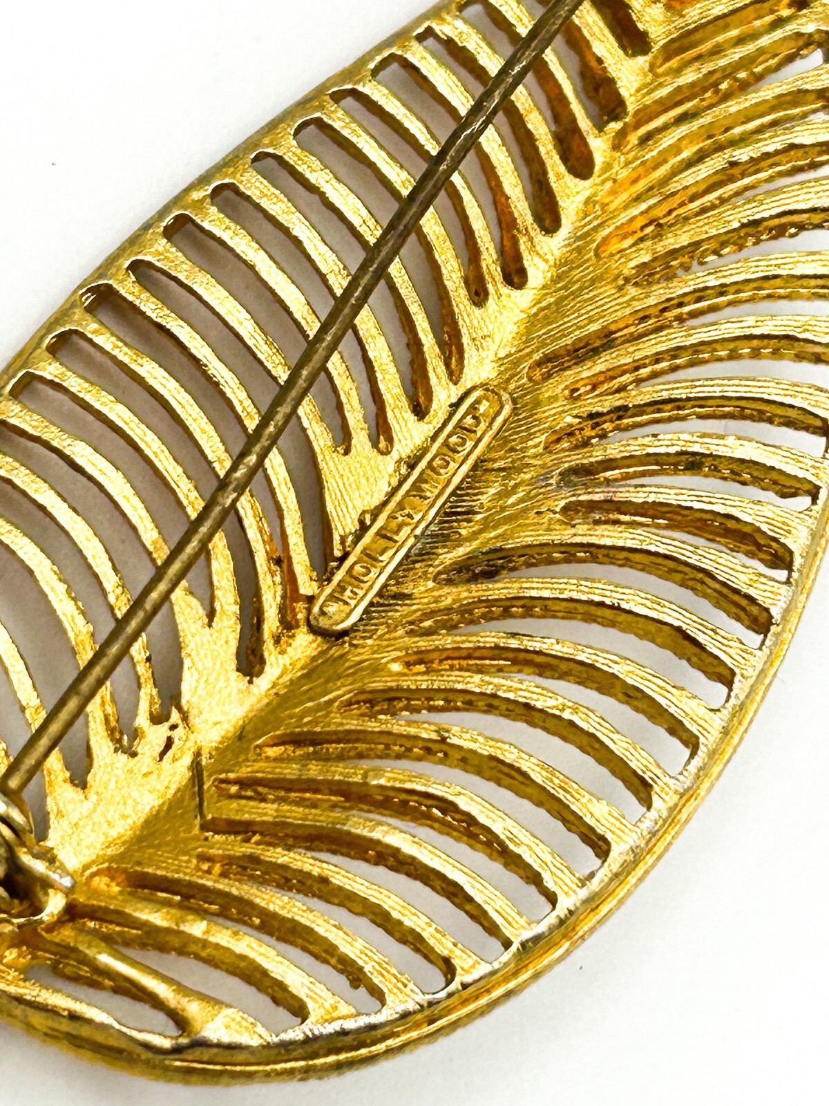 Vintage Hollywood Leaf Brooch Gold Tone Openwork Ribbed Pin