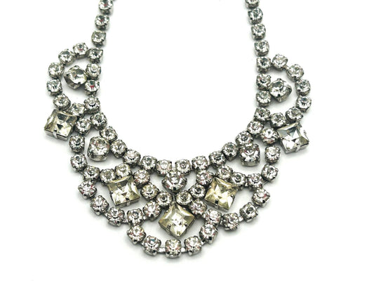 Vintage Style Rhinestone Bib Necklace Silver Tone Cupchain Statement Scallop 16”