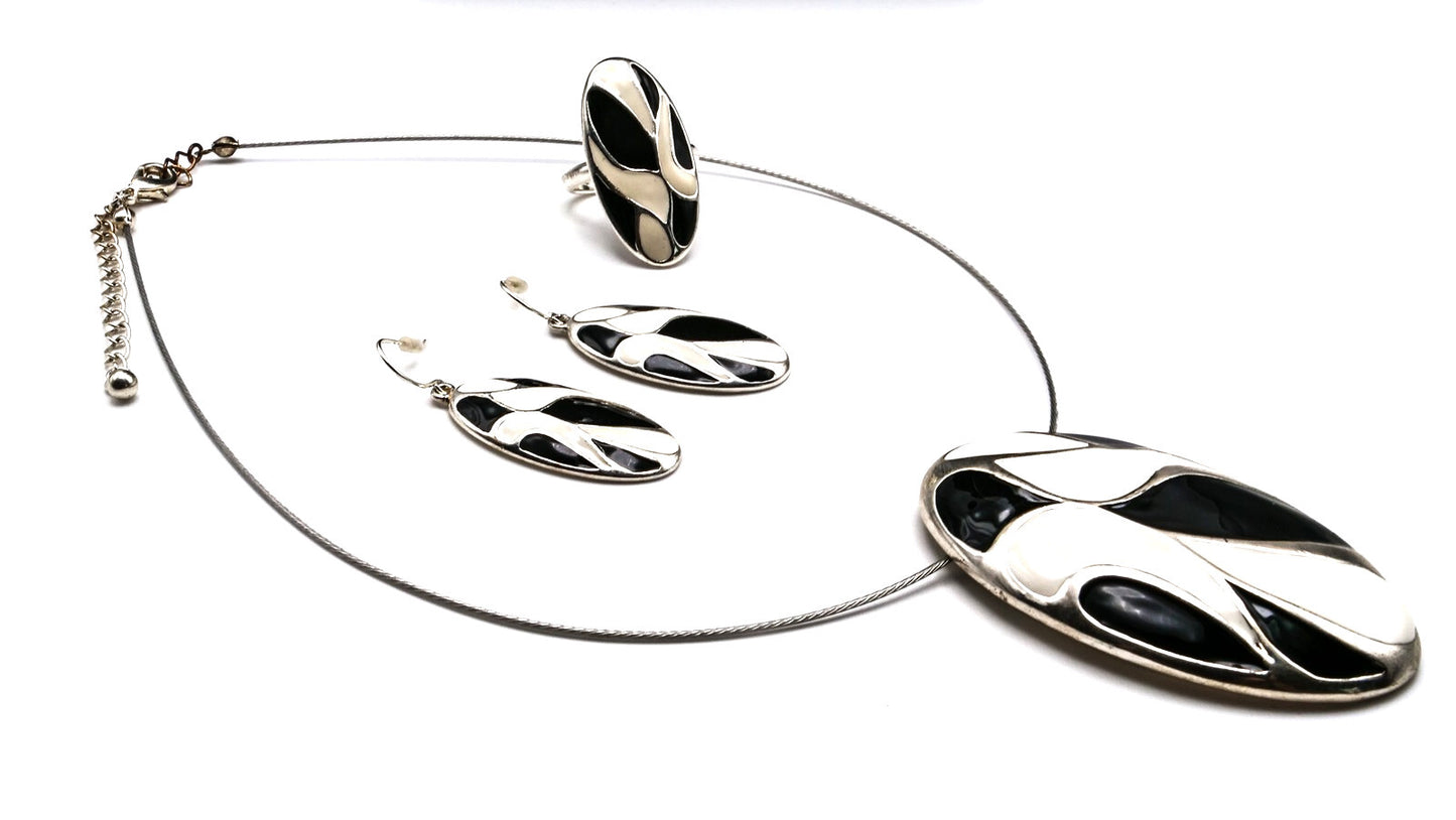 Monochrome Enamel Oval Jewellery Set - Black White Retro 80's