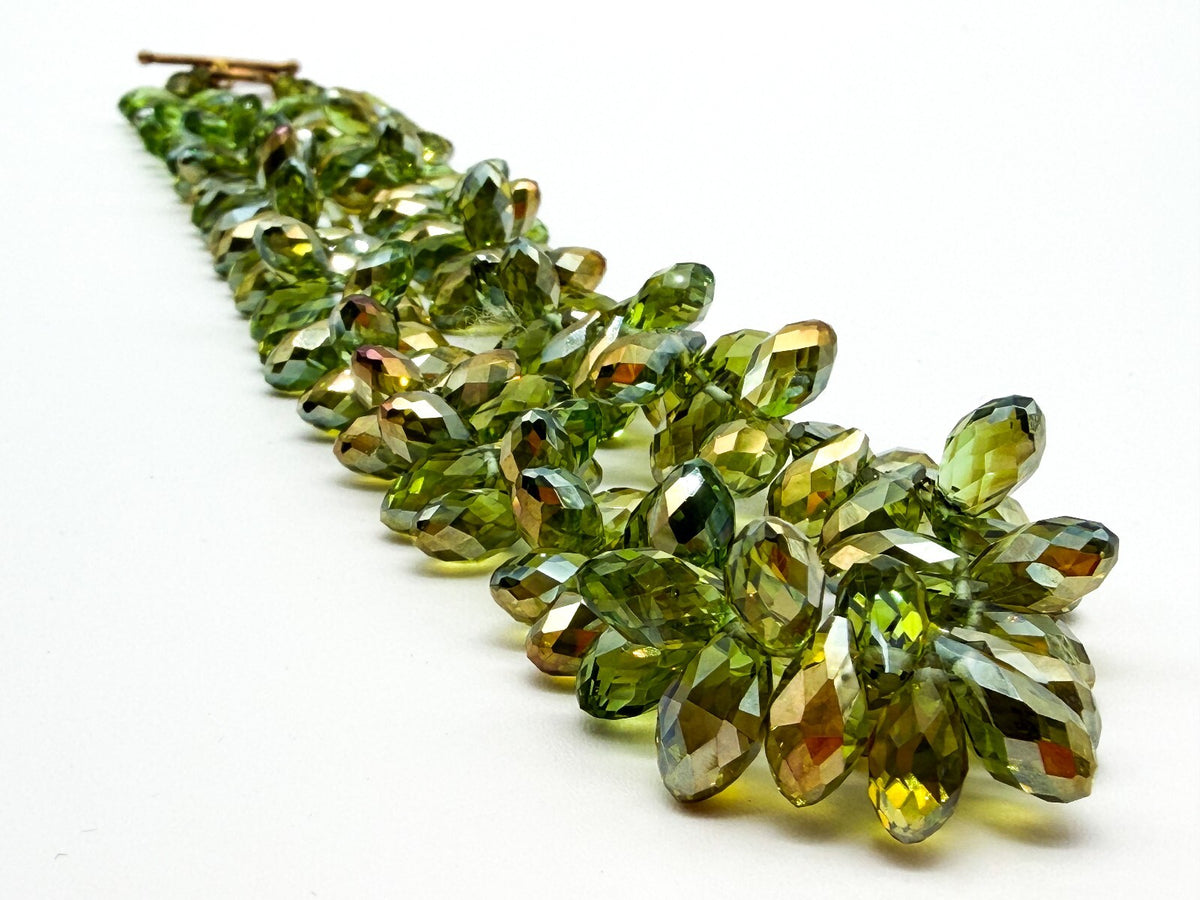 Swarovski Beads Green Crystal Necklace Faceted Teardrop Beads Gold Tone Toggle