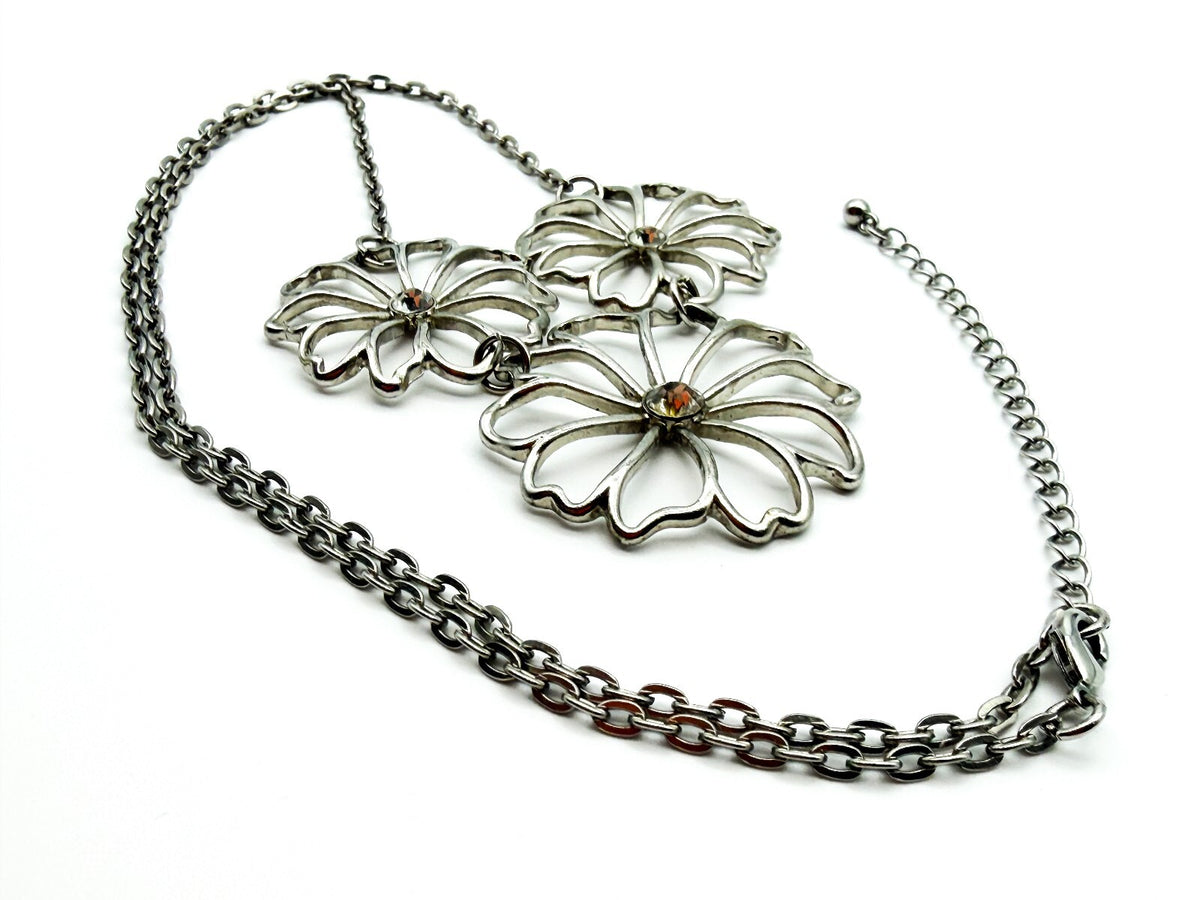 Silver Tone Triple Flower Statement Necklace Rhinestone Floral Pendant 26”