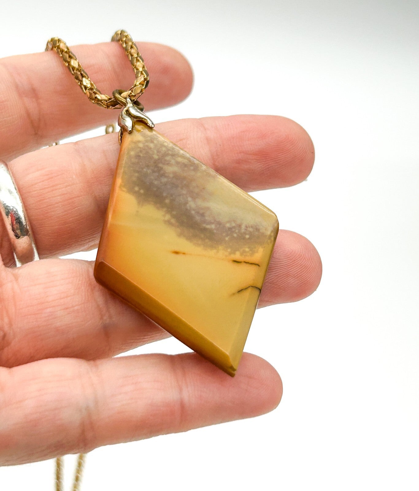 Vintage Polished Jasper Pendant Necklace Gold Tone Chain Natural Stone 25”