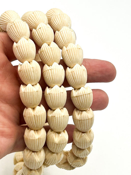 Vintage Carved Celluloid Flower Bud Necklace Cream Ribbed Bead Long Strand