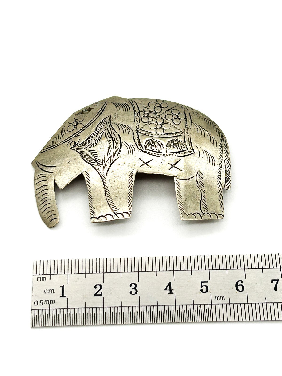 Vintage Silver Tone Etched Elephant Brooch Figural Animal Pin Ethnic Style 6cm