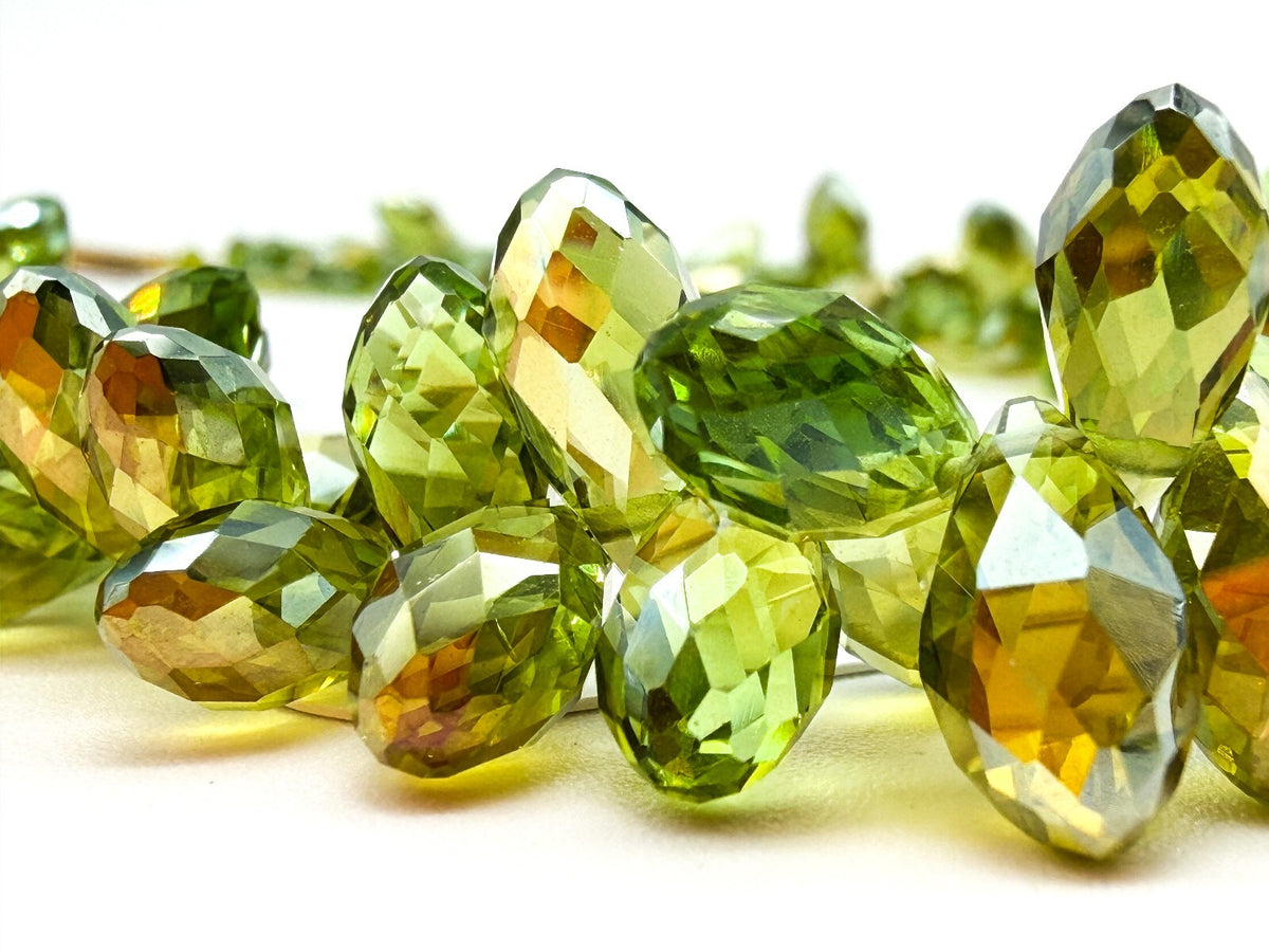 Swarovski Beads Green Crystal Necklace Faceted Teardrop Beads Gold Tone Toggle