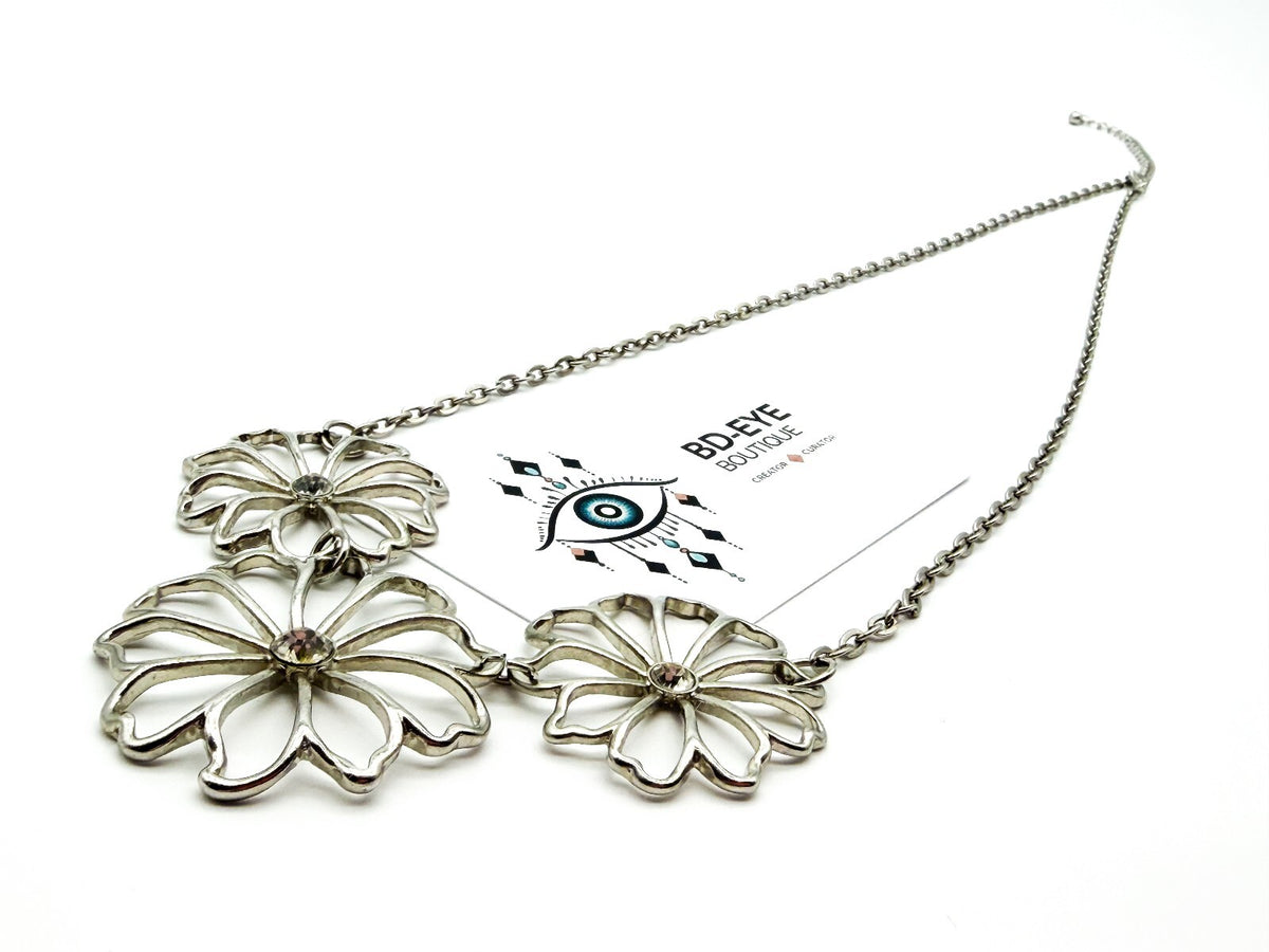 Silver Tone Triple Flower Statement Necklace Rhinestone Floral Pendant 26”