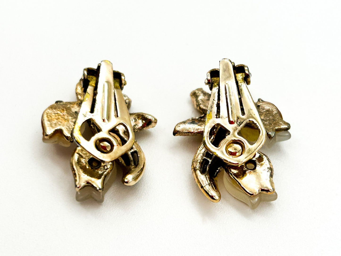 Vintage Gold Tone Thermoset Lucite Tulip Flower Clip On Earrings 1950s Retro