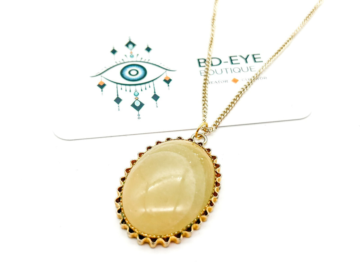 Vintage Lemon Agate Cabochon Pendant Necklace Gold Tone Oval Yellow Gemstone