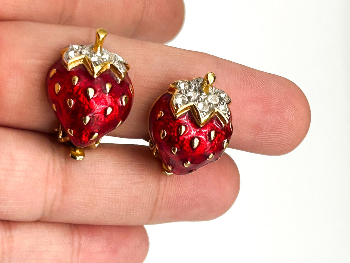 Vintage Cabouchon Strawberry Clip On Earrings Red Enamel Gold Tone Novelty Fruit