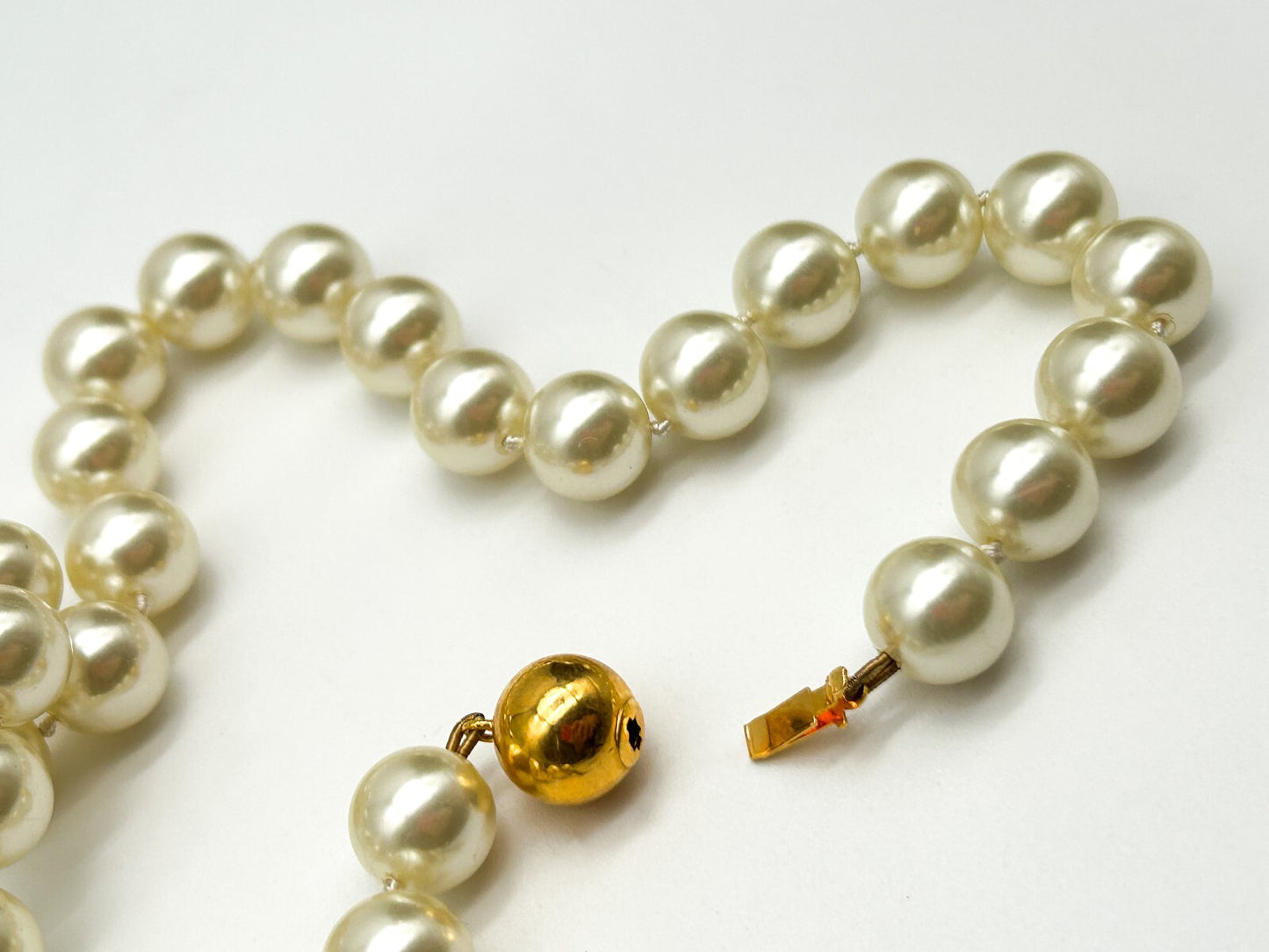 Vintage Cabouchon Faux Pearl Necklace Glass Pearls Hand Knotted Gold Tone Clasp