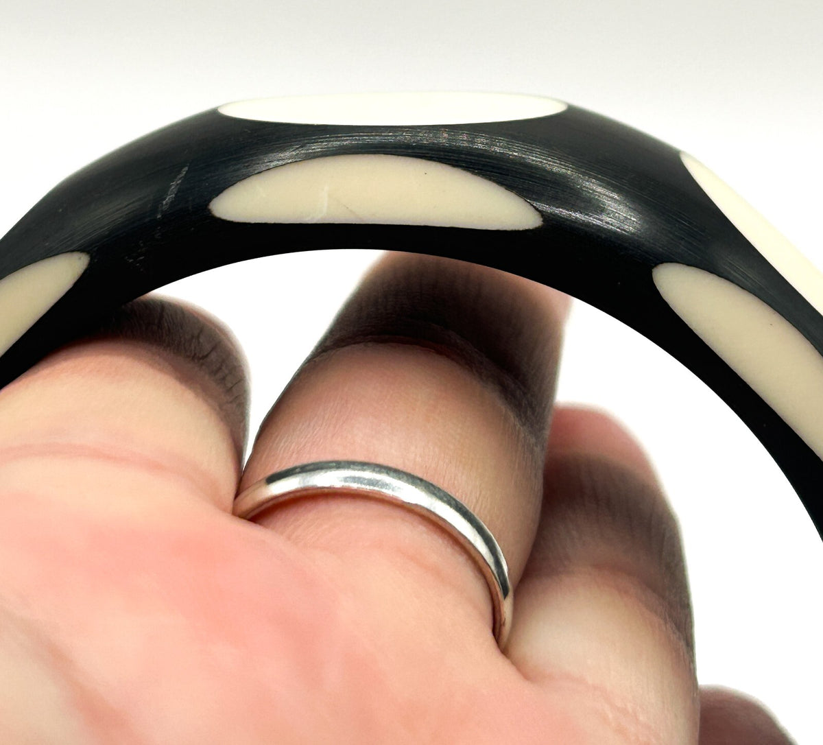 Vintage Black Cream Polka Dot Chunky Acrylic Bangle Bracelet Retro Mod