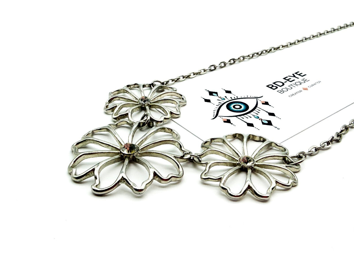 Silver Tone Triple Flower Statement Necklace Rhinestone Floral Pendant 26”