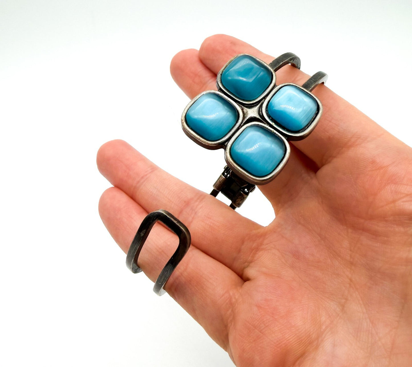 Vintage Blue Cat’s Eye Glass Clamper Bangle Silver Tone Hinged Bracelet Retro