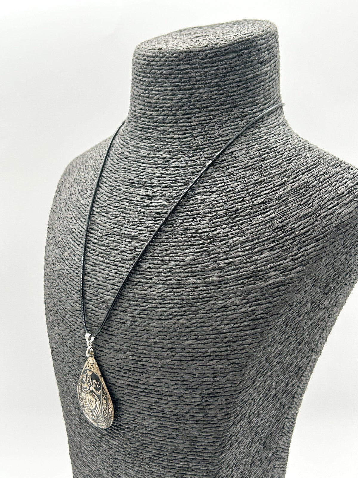 Vintage Egyptian Revival Silver Tone Pendant Necklace Pharoh Art Deco Rescue