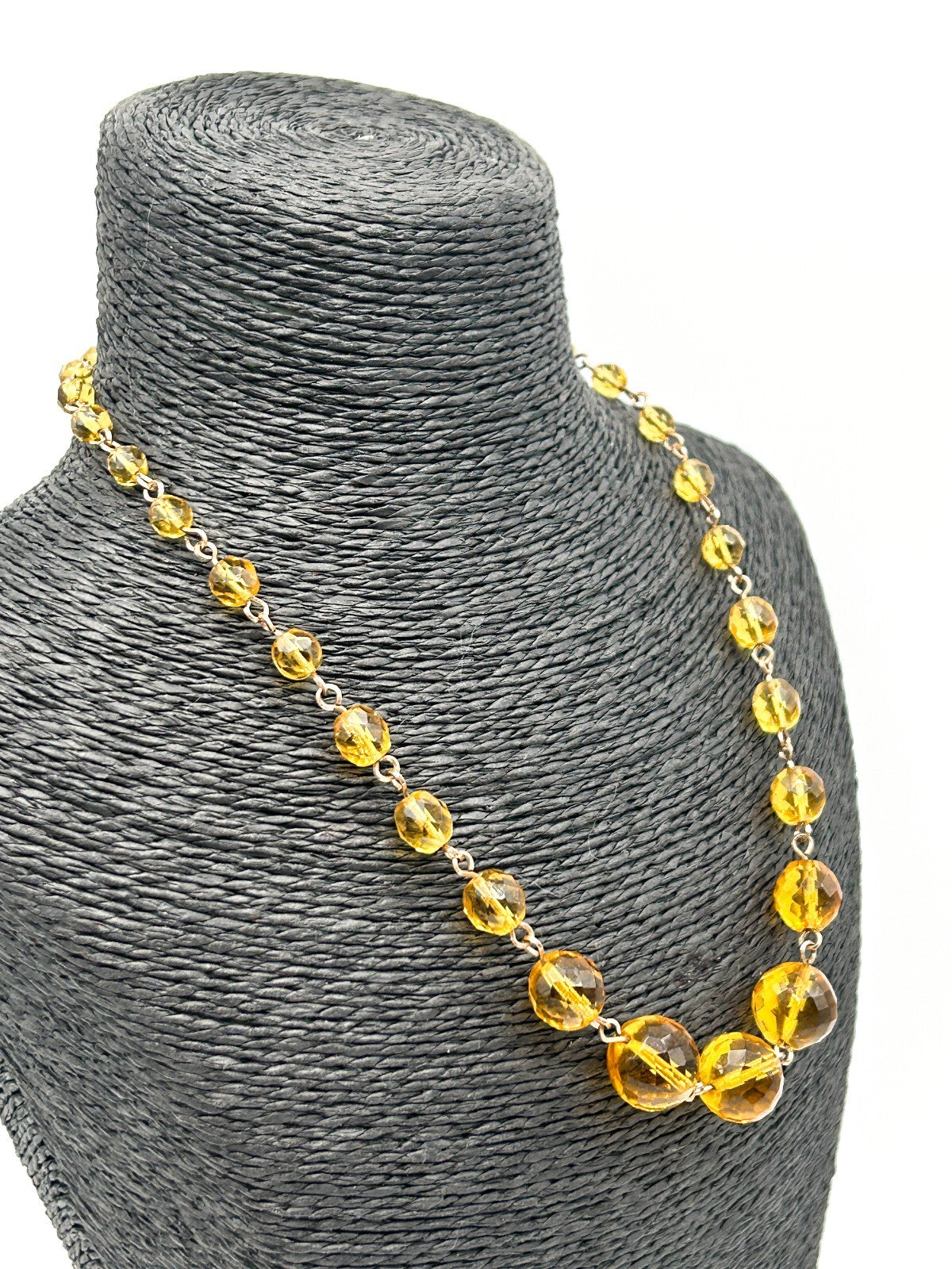 Vintage Graduated Amber Yellow Glass Bead Necklace Faceted Gold Tone 19”
