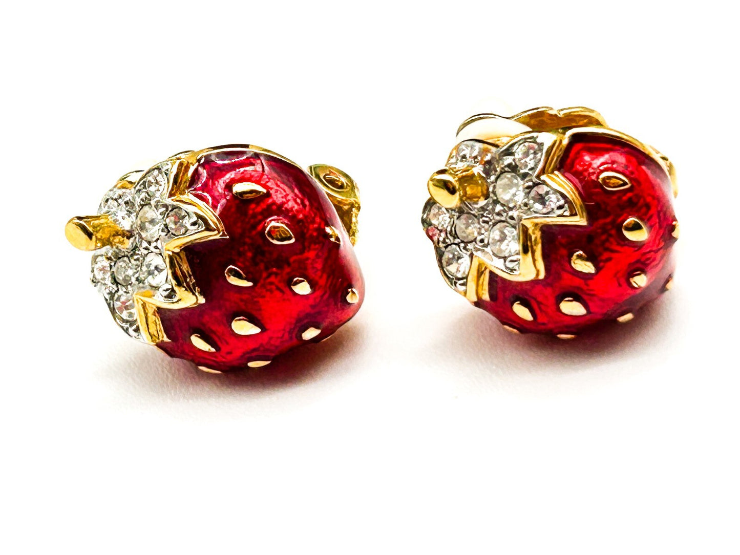 Vintage Cabouchon Strawberry Clip On Earrings Red Enamel Gold Tone Novelty Fruit