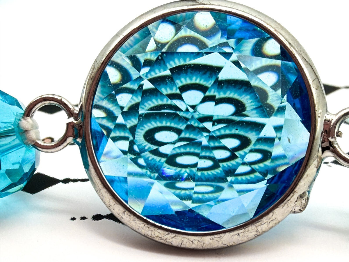 Turquoise Blue Faceted Glass Station Necklace Silver Tone Magnetic Clasp Holiday