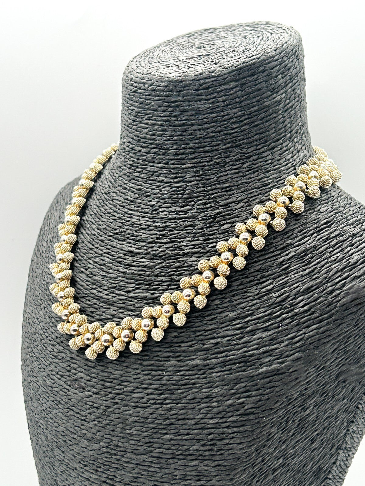 Vintage Gold Tone Rope Effect Ball Necklace Set Floral Stud Earrings 16.5”