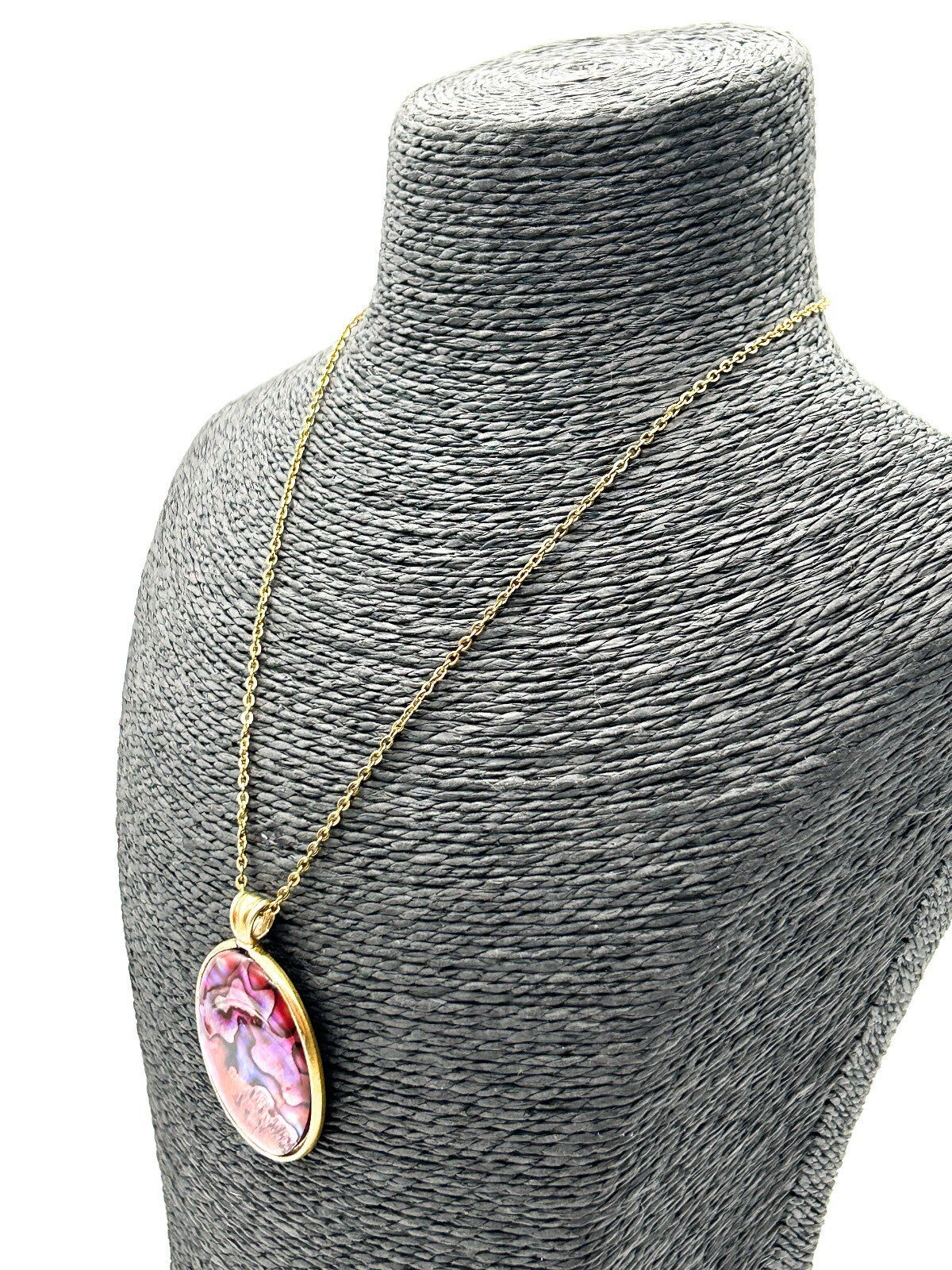 Vintage Abalone Paua Shell Pendant Necklace Gold Tone Oval Iridescent 17.5”