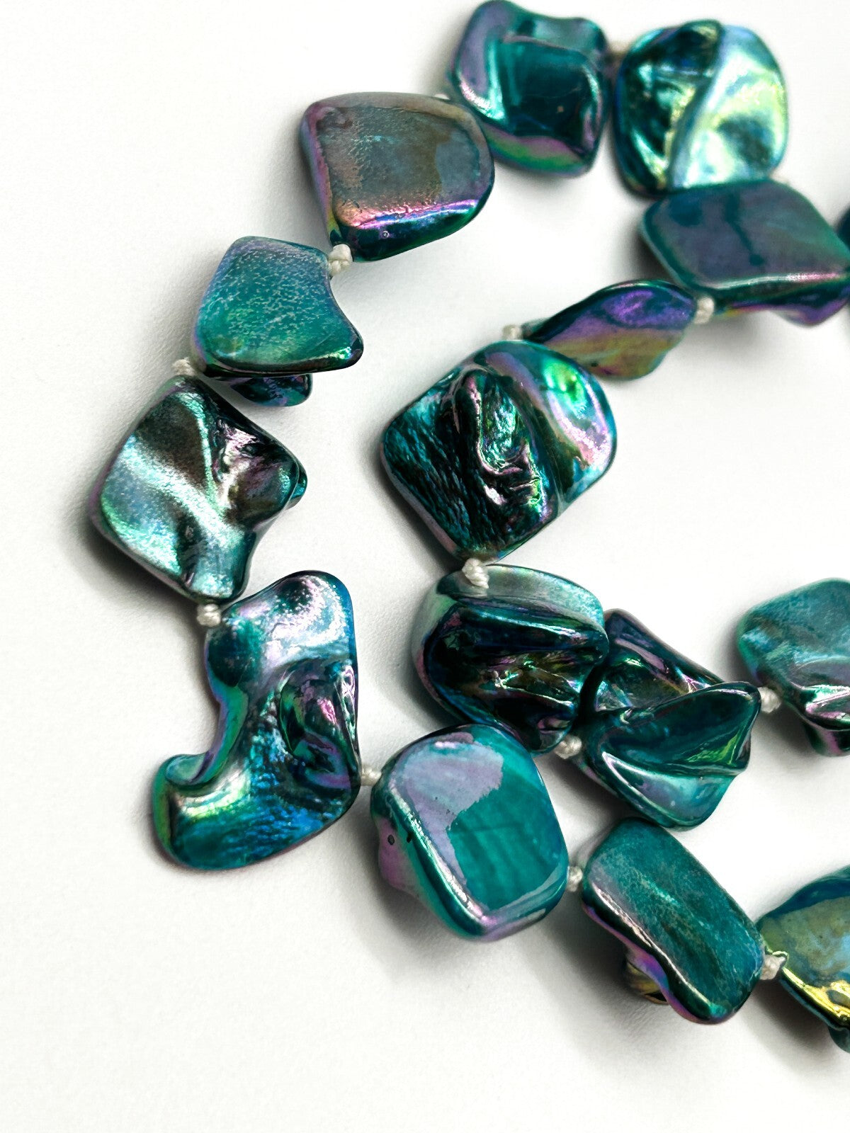 Vintage Shell Necklace Blue Green Purple AB Oil Slick Iridescent Statement 18.5”