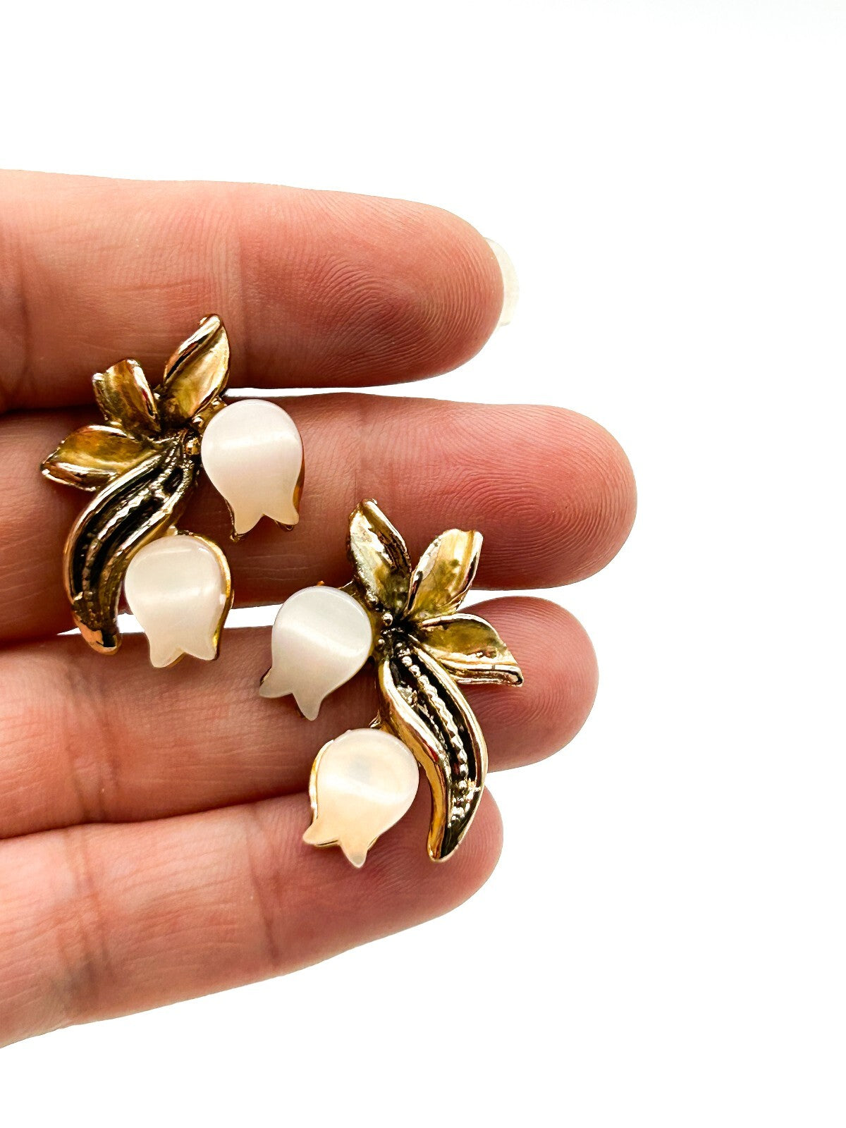Vintage Gold Tone Thermoset Lucite Tulip Flower Clip On Earrings 1950s Retro