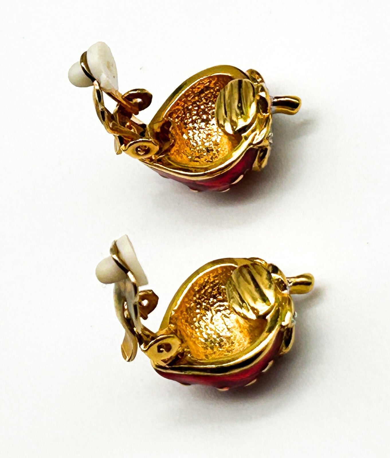 Vintage Cabouchon Strawberry Clip On Earrings Red Enamel Gold Tone Novelty Fruit