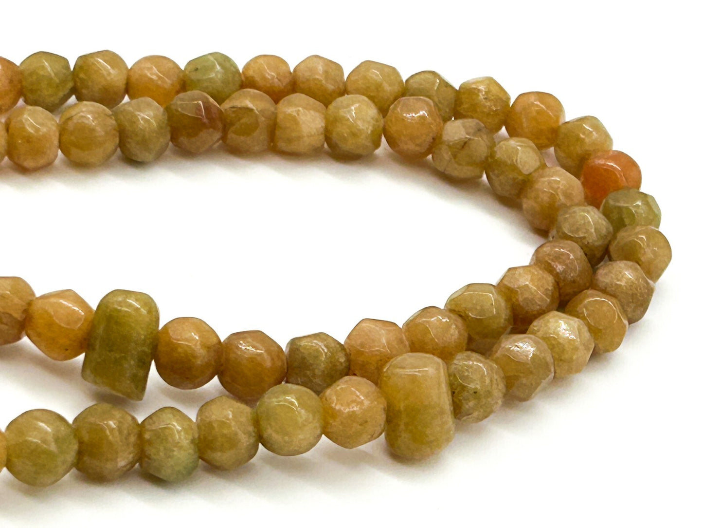 Vintage Yellow Jade Beaded Necklace Green Jade Tassel Pendant Gemstone