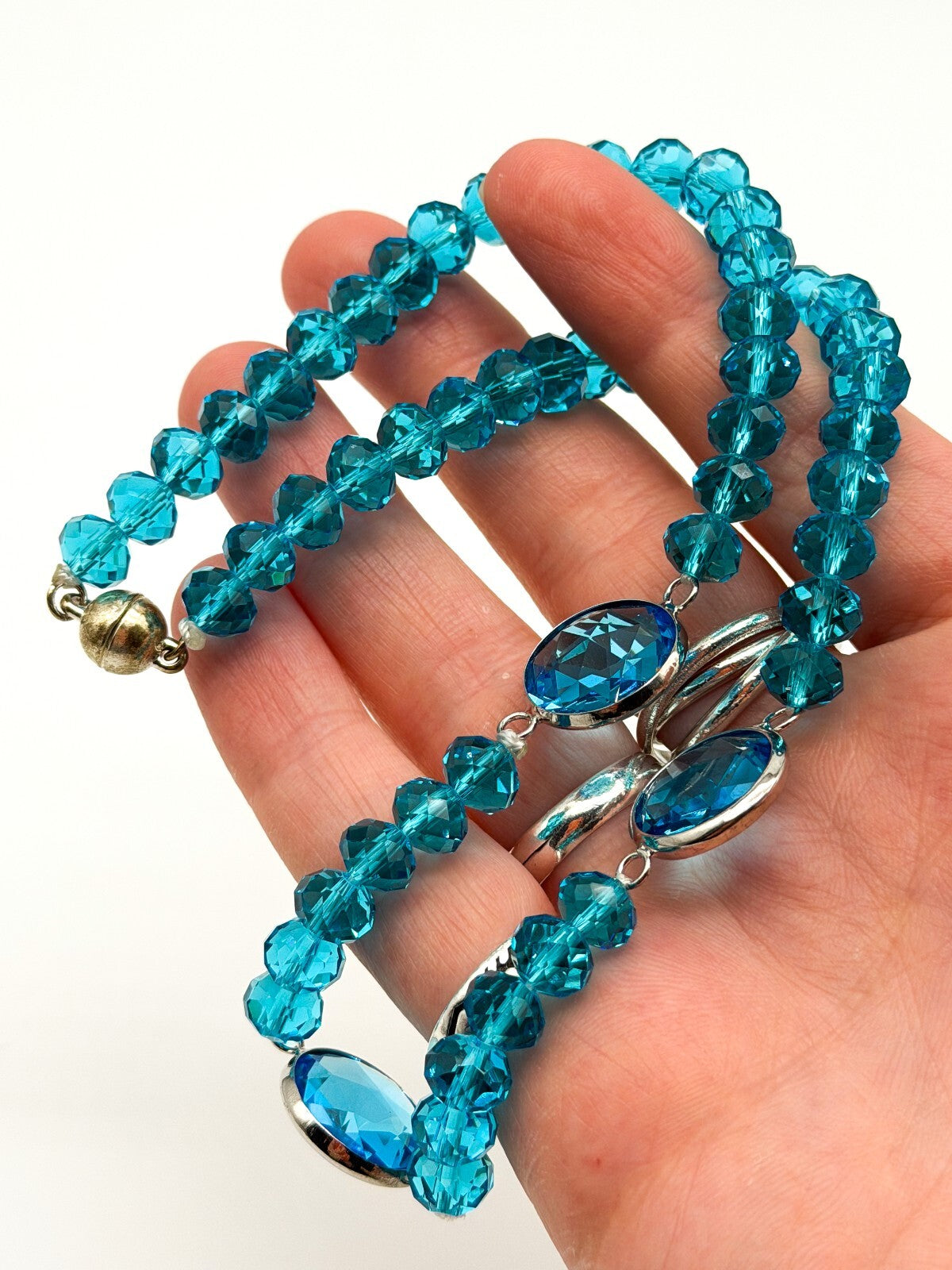 Turquoise Blue Faceted Glass Station Necklace Silver Tone Magnetic Clasp Holiday