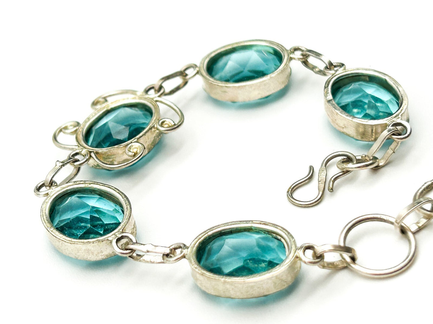 Vintage Aqua Blue Faceted Glass Cabochon Bracelet Silver Tone Open Back Bezel